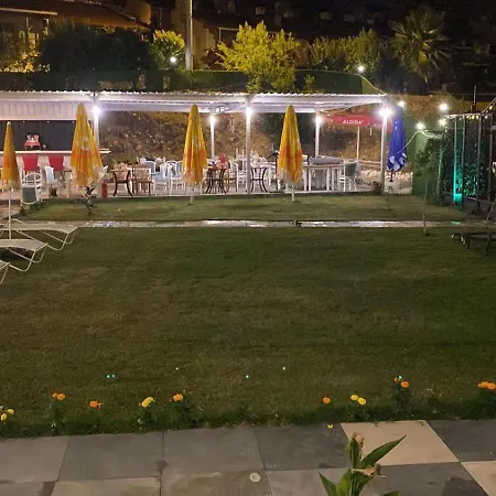 בית אירוח Fii *